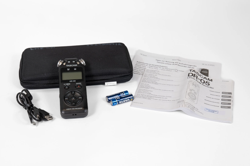 Tascam Audio-Aufnahmegerät mit Zubehör